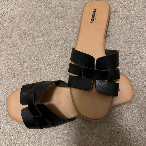 Black Summer Slides - Picture 2 of 2